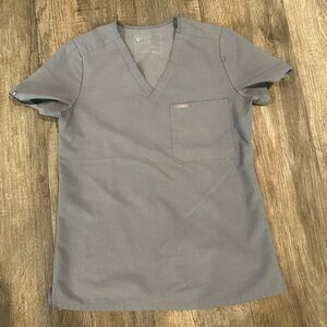 Figs graphite scrub top